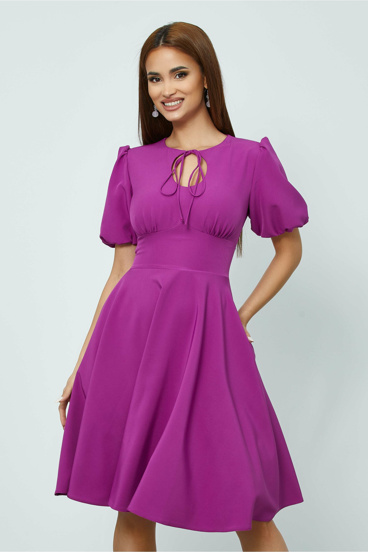 Rochie mbg magenta cu decupaj la decolteu