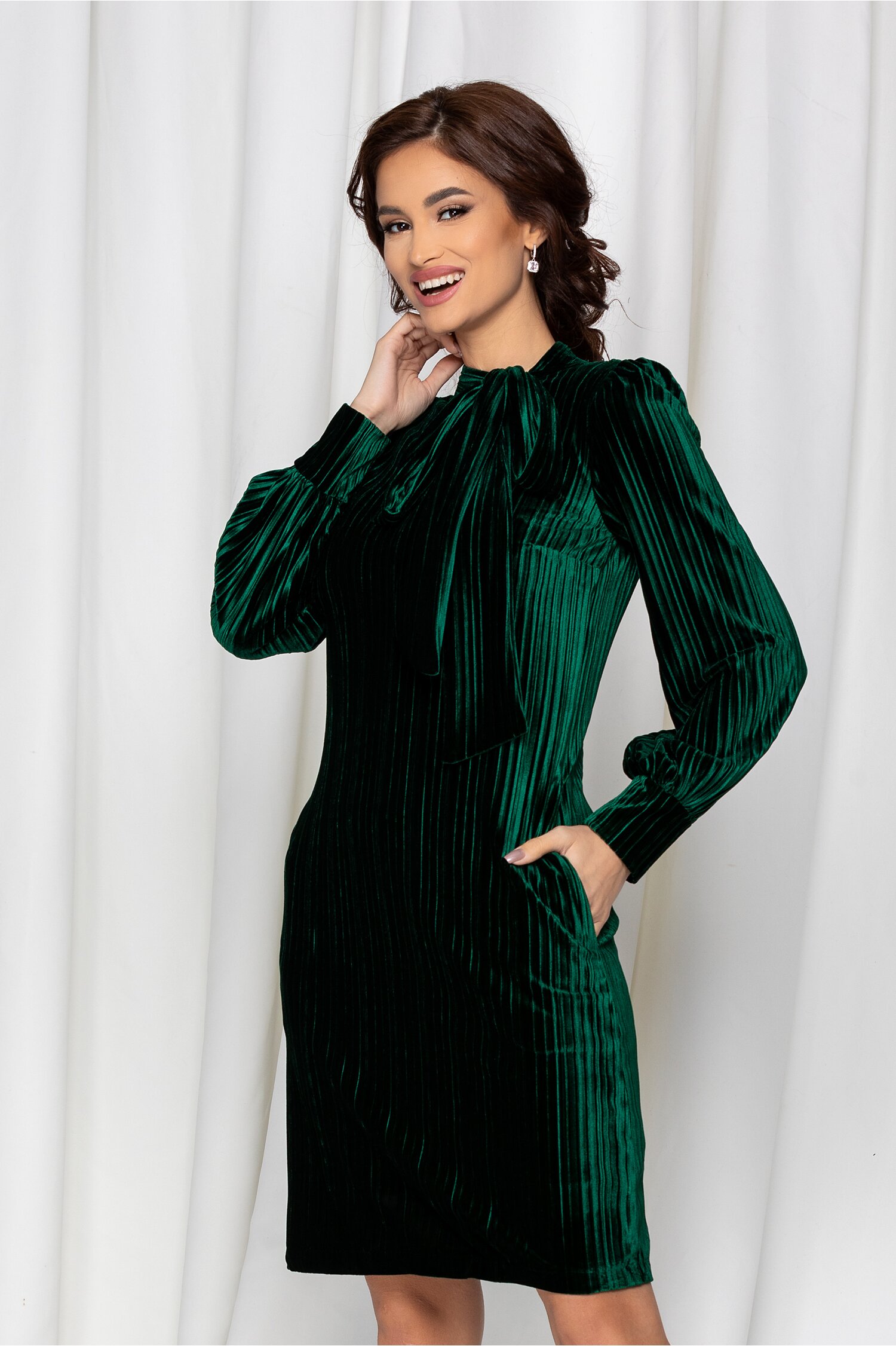 Rochie mbg verde cu textura reiata
