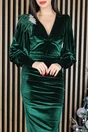 Rochie MBG verde din catifea cu accesoriu pe umar