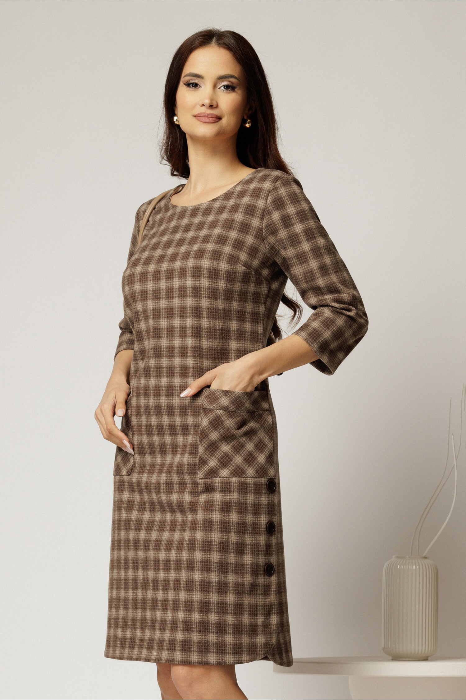 Rochie midi bej in carouri din lana cu buzunare
