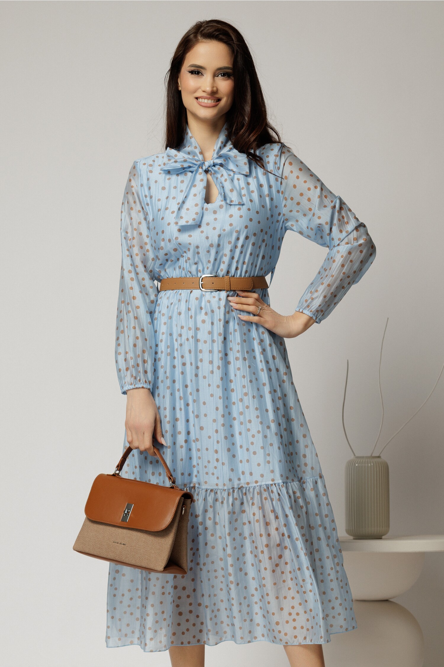 Rochie midi bleu din tencel cu buline si funda la decolteu