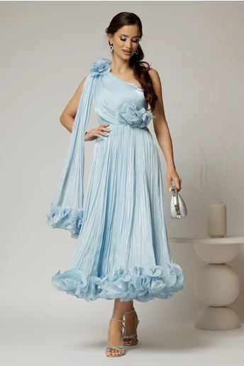 Rochie midi bleu din voal satinat cu volanase la baza si flori in talie si pe umar