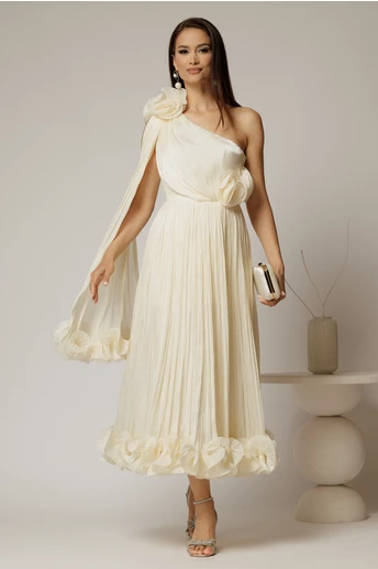 Rochie midi crem din voal satinat cu volanase la baza si flori in talie si pe umar