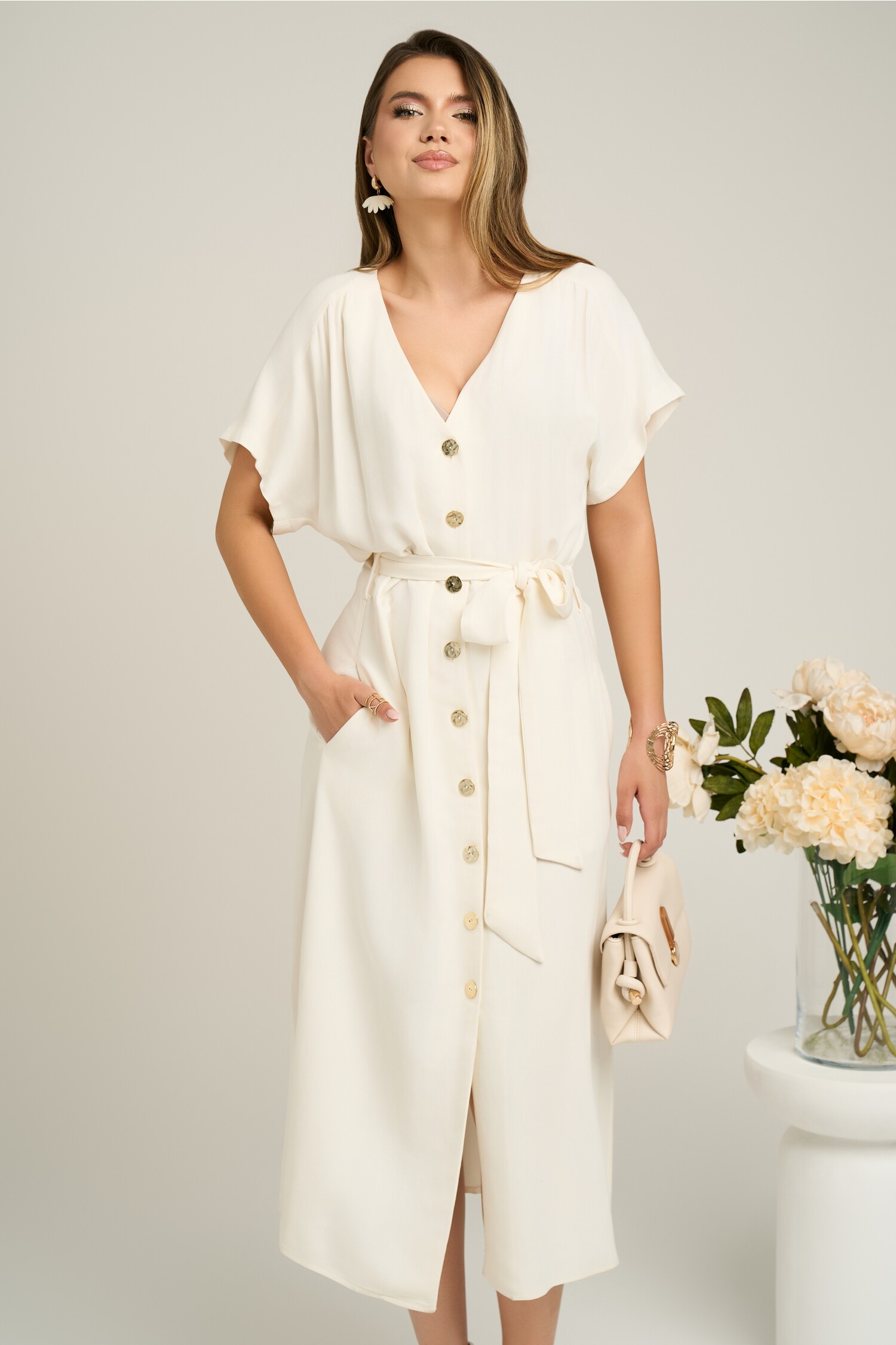 Rochie midi din viscoza alba cu nasturi si cordon in talie