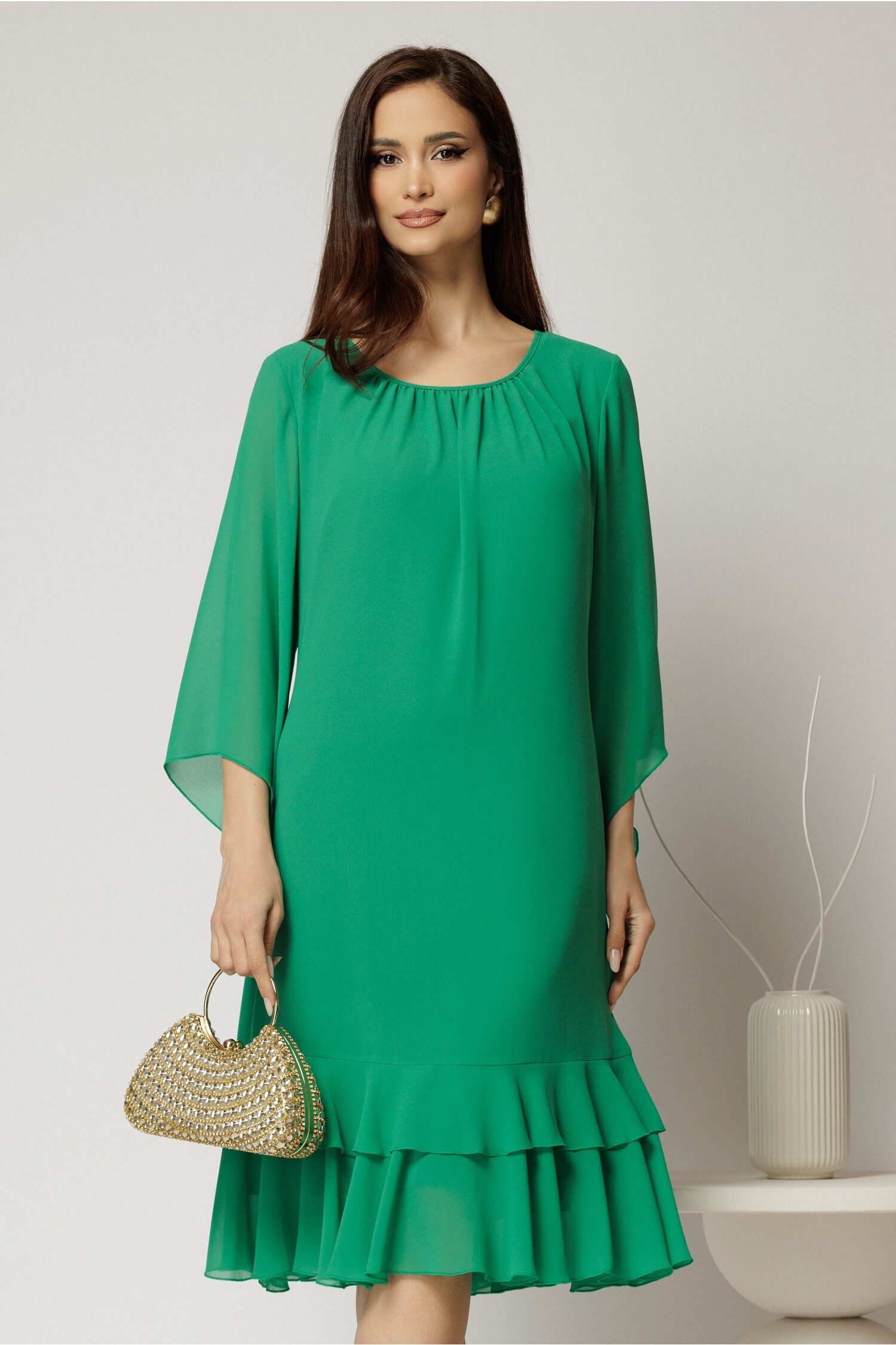 Rochie midi eleganta din voal cu croi lejer si volanase la baza