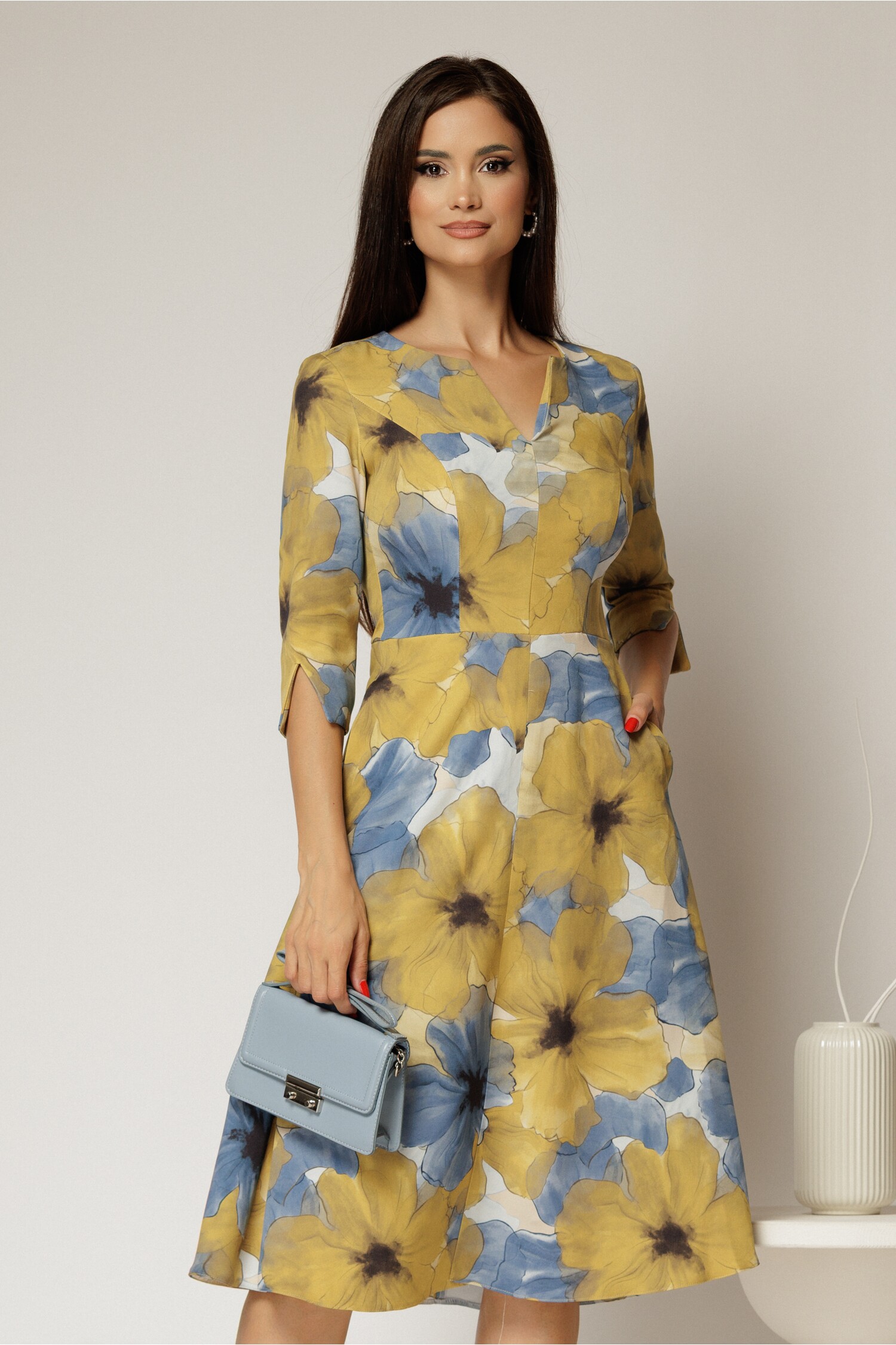 Rochie midi galben mustar cu imprimeu floral bleu