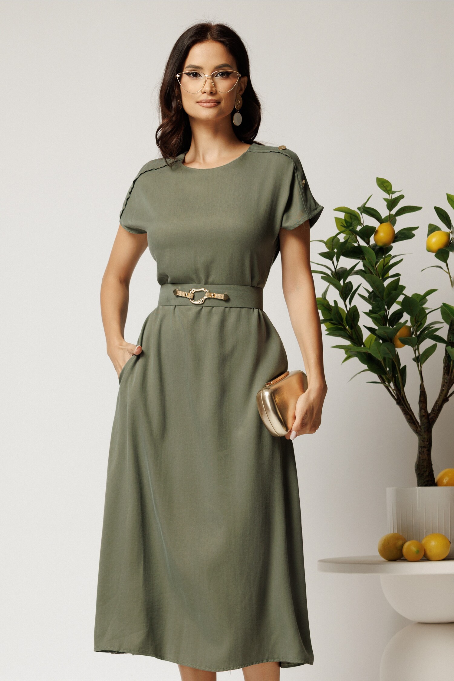 Rochie midi kaki din tencel cu croi evazat si curea in talie