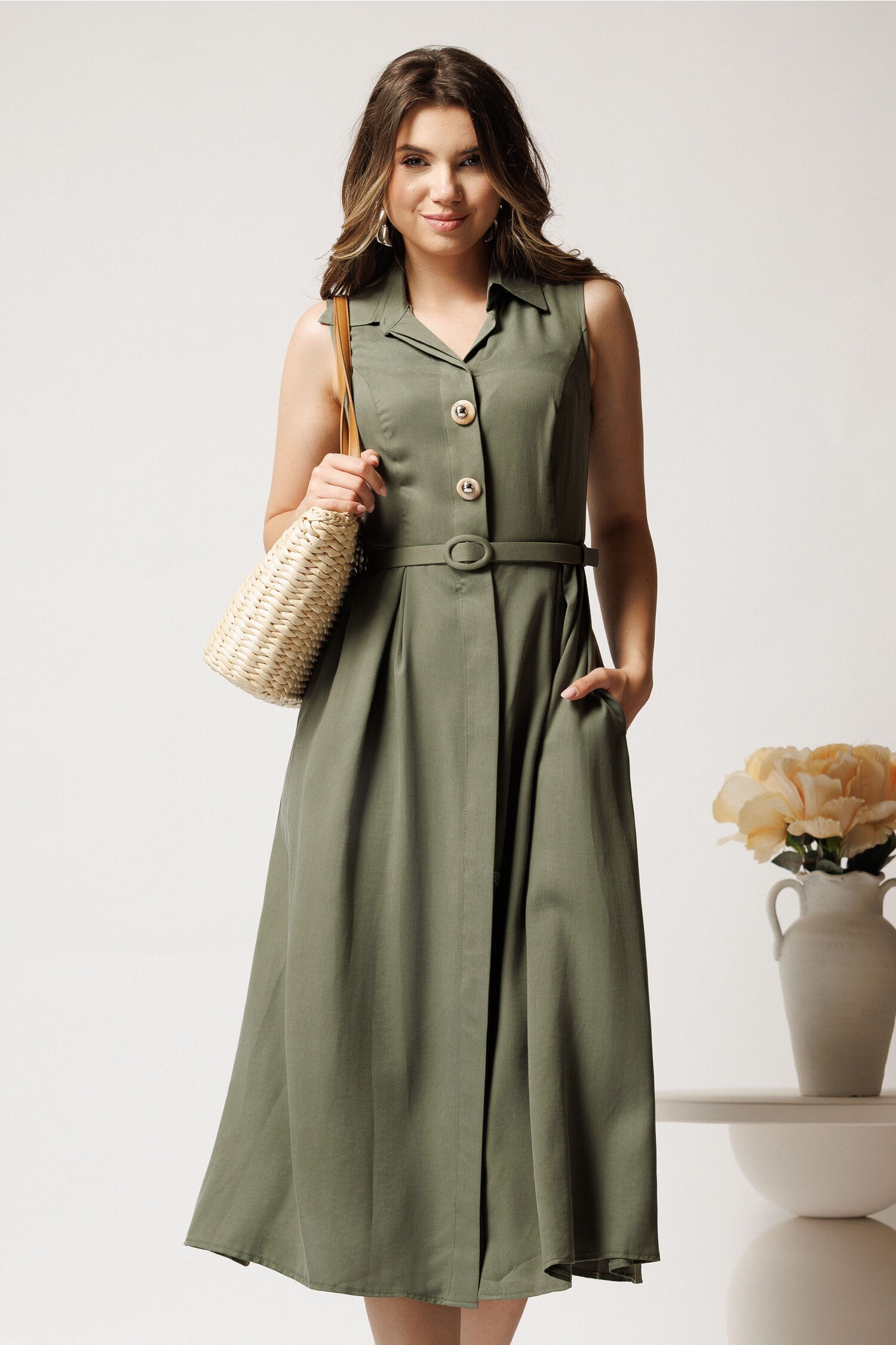 Rochie midi kaki din tencel in clos cu nasturi si curea