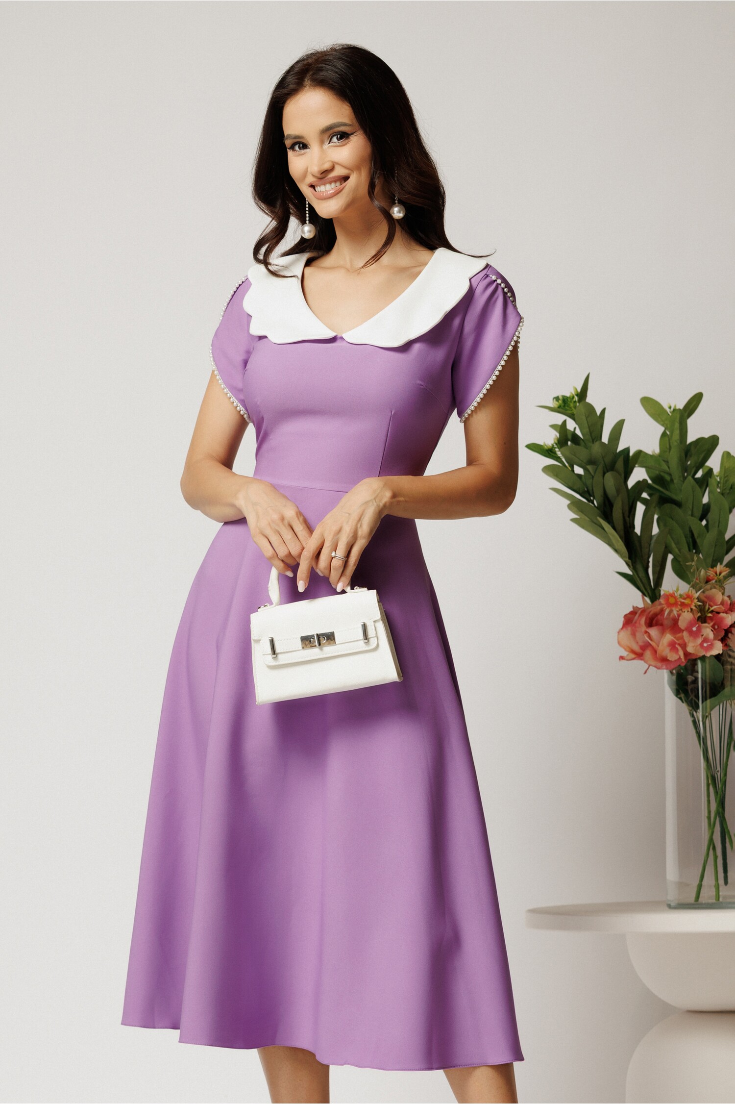 Rochie midi lila din stofa in clos cu guler alb si perle margelute la maneci- LaDonna