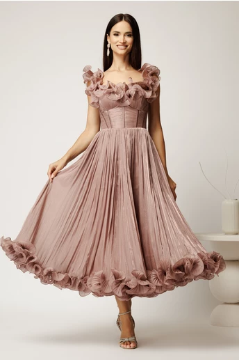 Rochie midi lila in clos din voal satinat cu volanase la bust si la baza