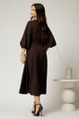 Rochie midi maro din crep in clos cu maneci bufante si curea in talie, 2, dyfashion.ro