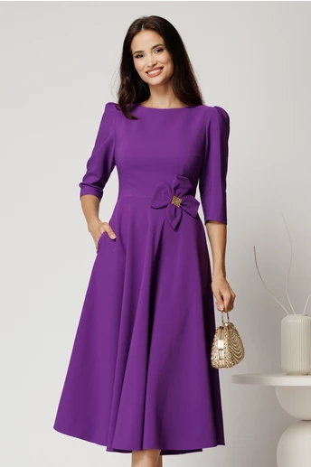 Rochie midi mov din stofa in clos cu floare in talie