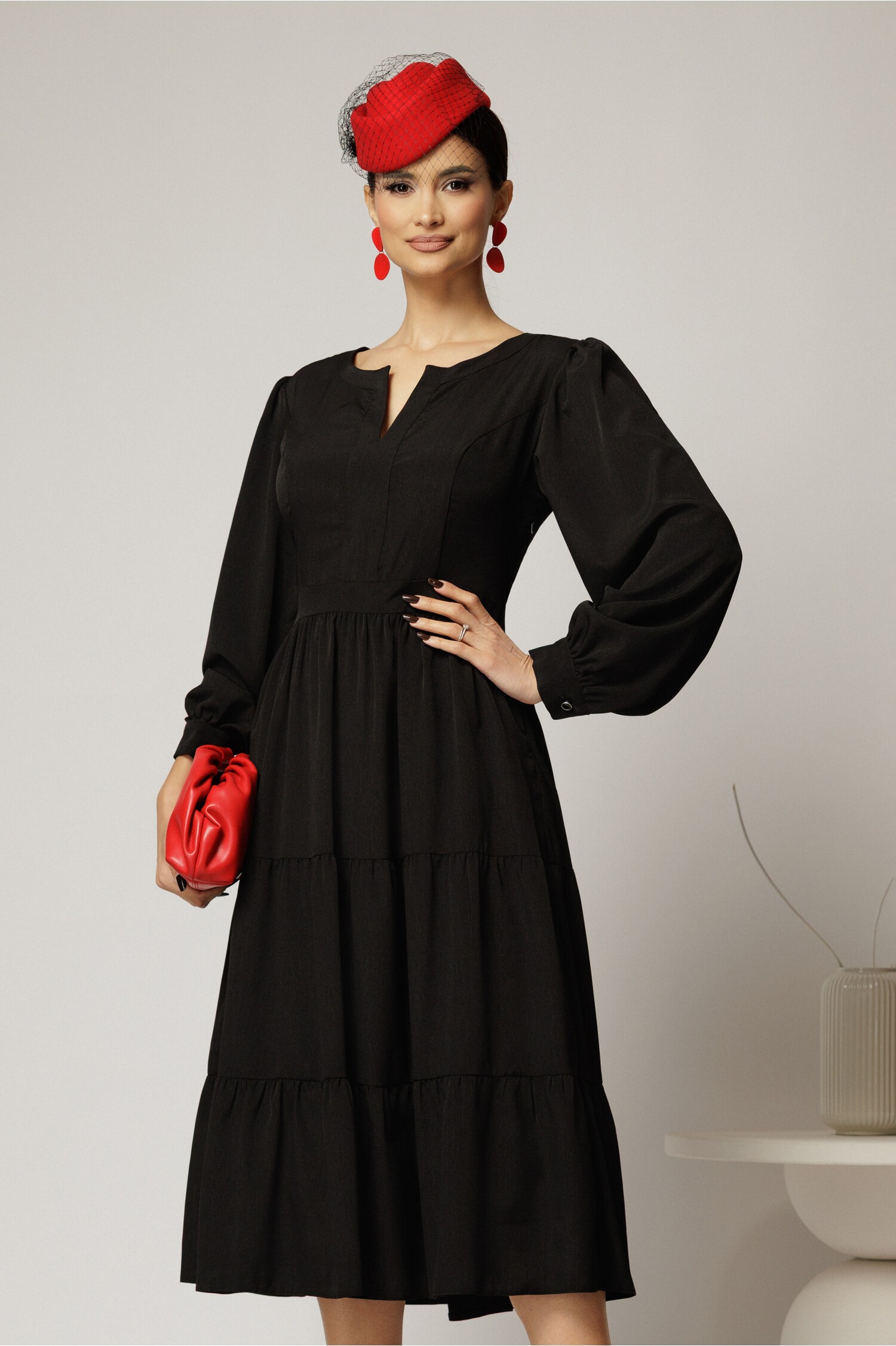 Rochie midi neagra cu volan la fusta si decolteu discret in V