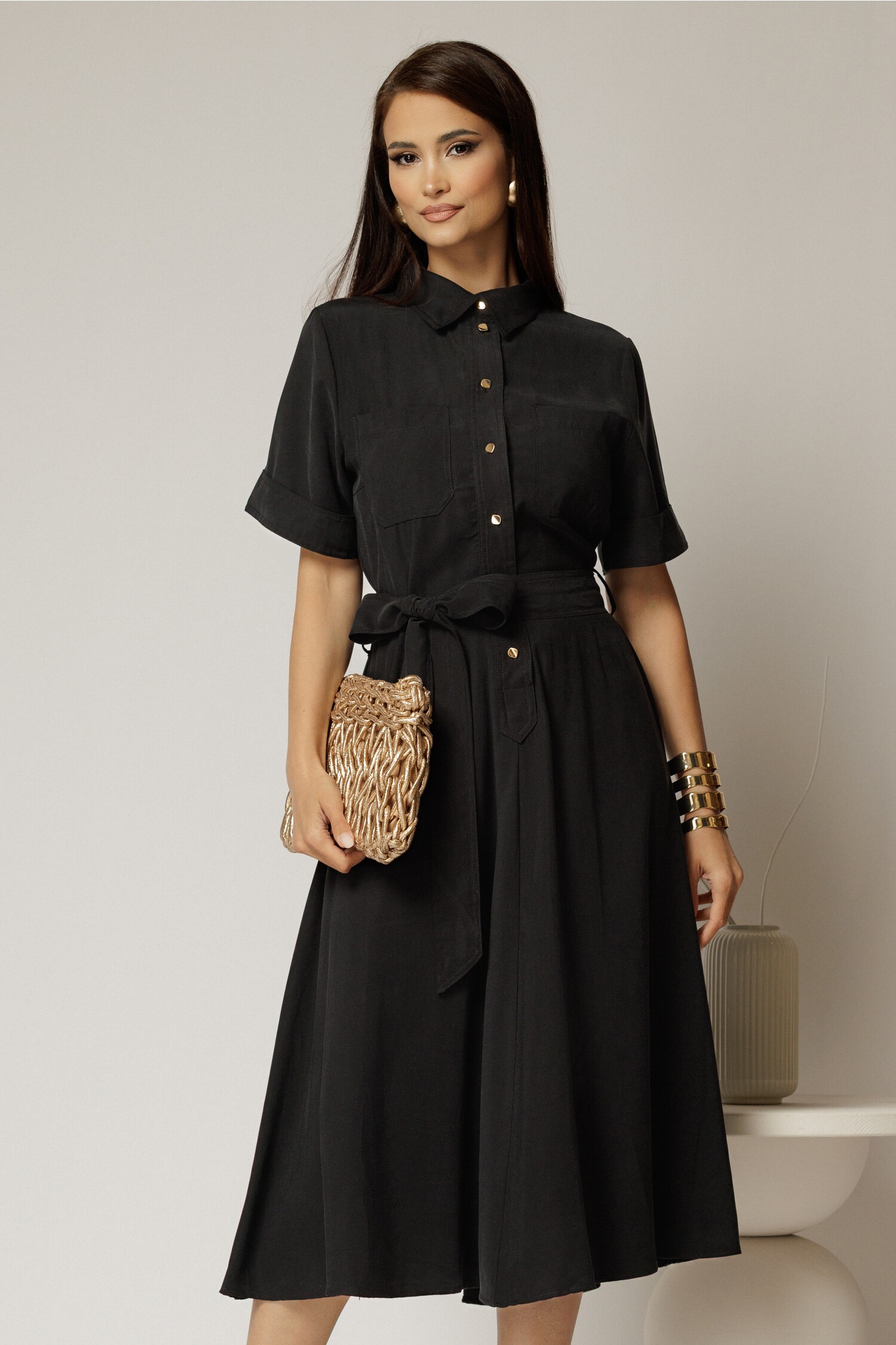 Rochie midi neagra din tencel cu guler tip camasa si maneci scurte