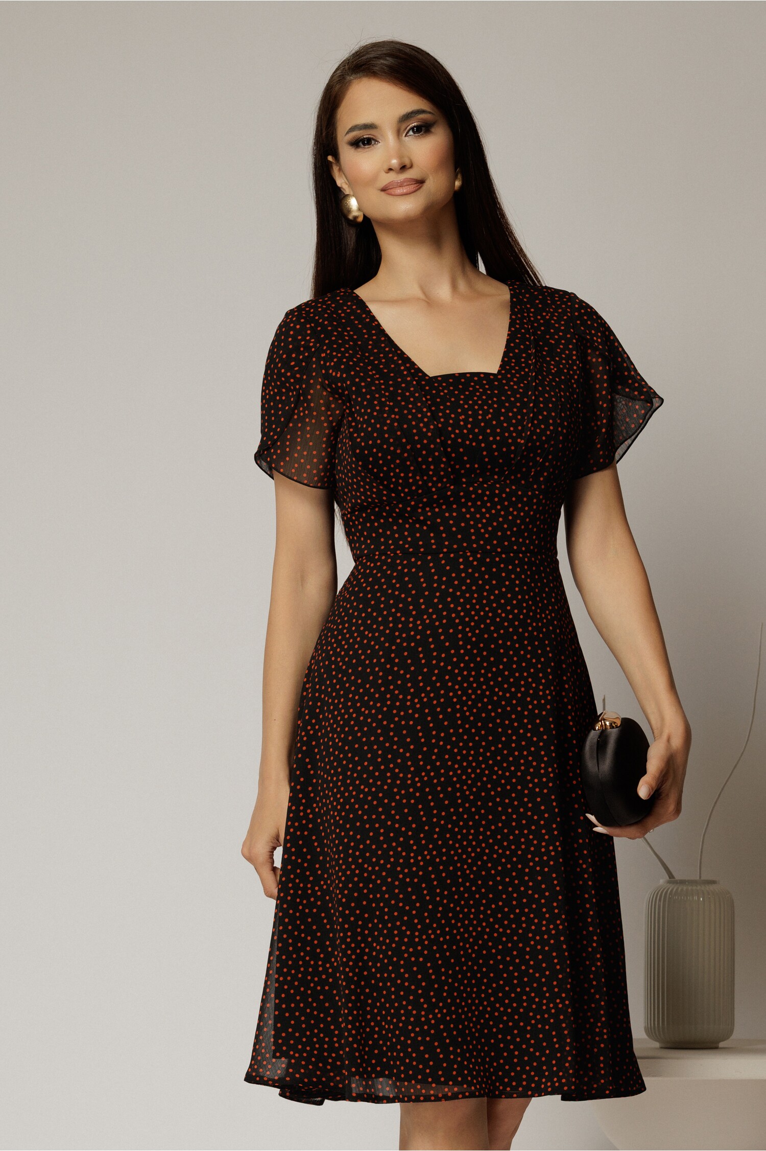 Rochie midi neagra din voal cu buline si maneci scurte petrecute