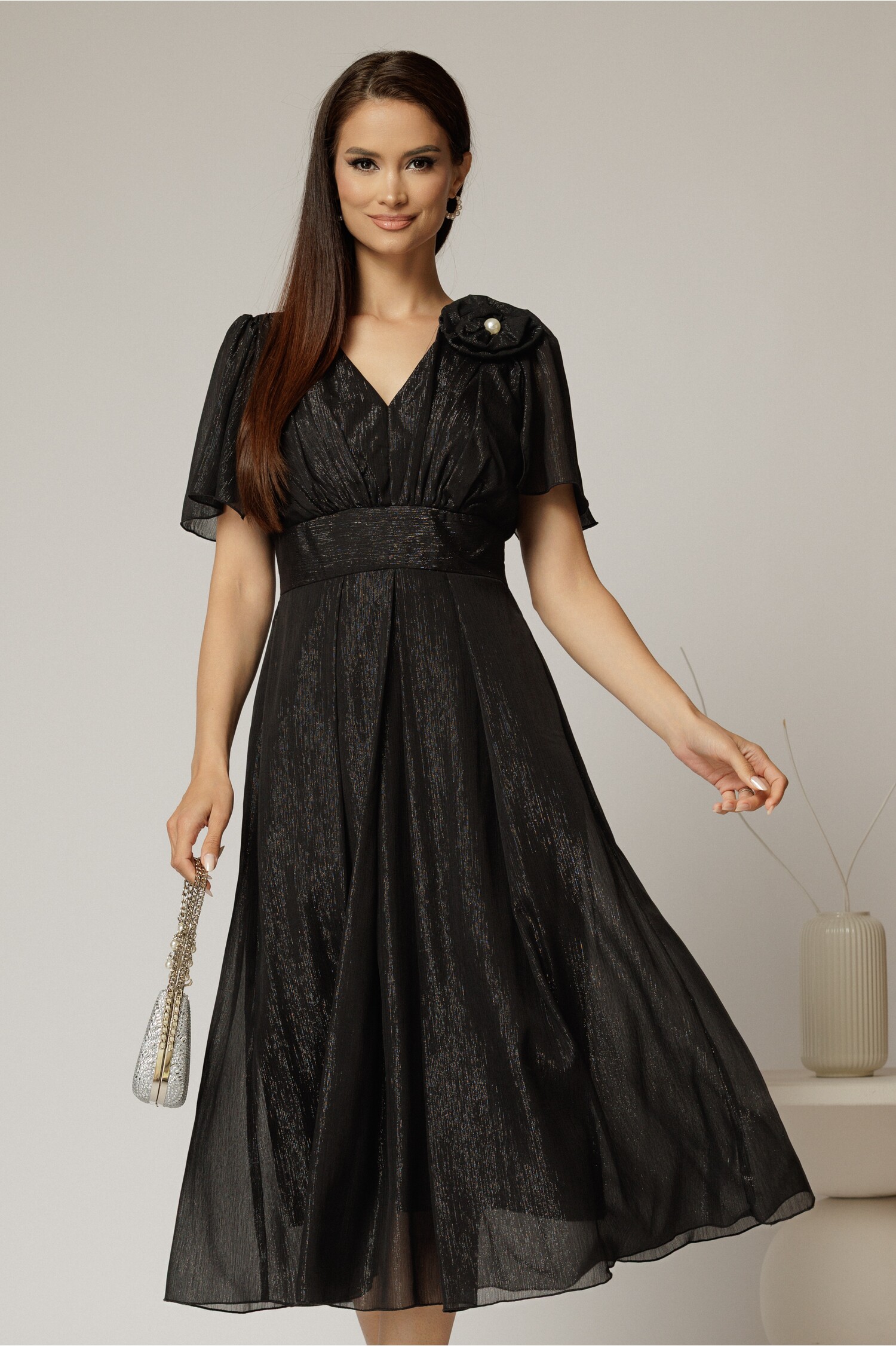Rochie midi neagra din voal cu fir lurex si floare la umar