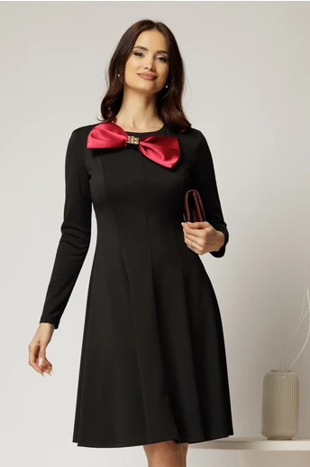 Rochie midi neagra in clini cu funda maxi satinata pe bust