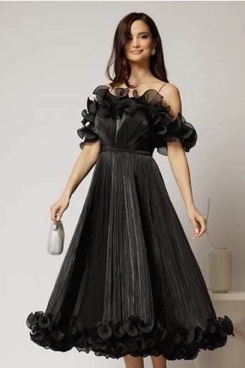 Rochie midi neagra in clos din voal satinat cu volanase la bust si la baza