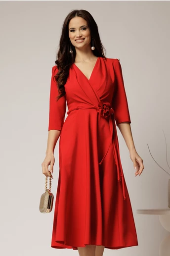 Rochie midi rosie din stofa in clos cu floare in talie