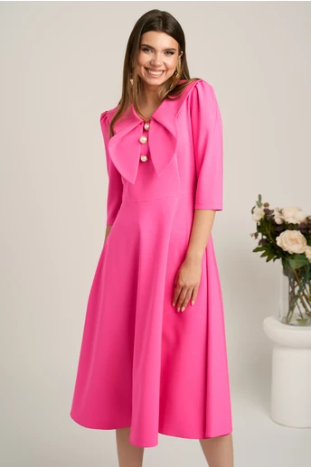 Rochie midi roz aprins clos de ocazie cu guler maxi si nasturi perluta- LaDonna