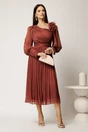 Rochie midi roz coniac din voal satinat in clos cu floare pe umar, 3, dyfashion.ro