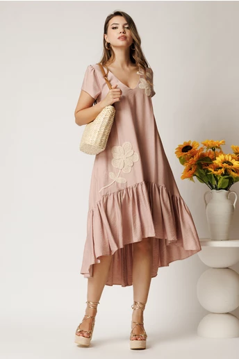 Rochie midi roz din rayon cu croi tip A si broderie florala