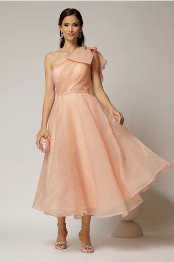 Rochie midi roz somon din organza cu pietre strass si funda ampla pe umar
