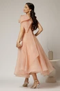 Rochie midi roz somon din organza cu pietre strass si funda ampla pe umar, 2, dyfashion.ro