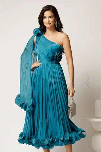 Rochie midi turcoaz din voal satinat cu volanase la baza si flori in talie si pe umar