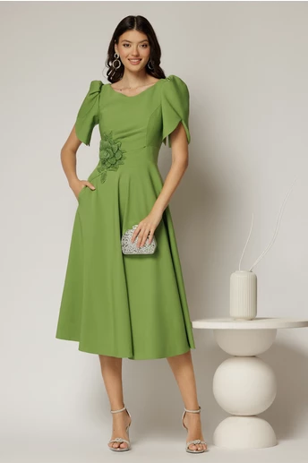 Rochie midi verde de ocazie cu aplicatie in talie cu margele si maneci decupate