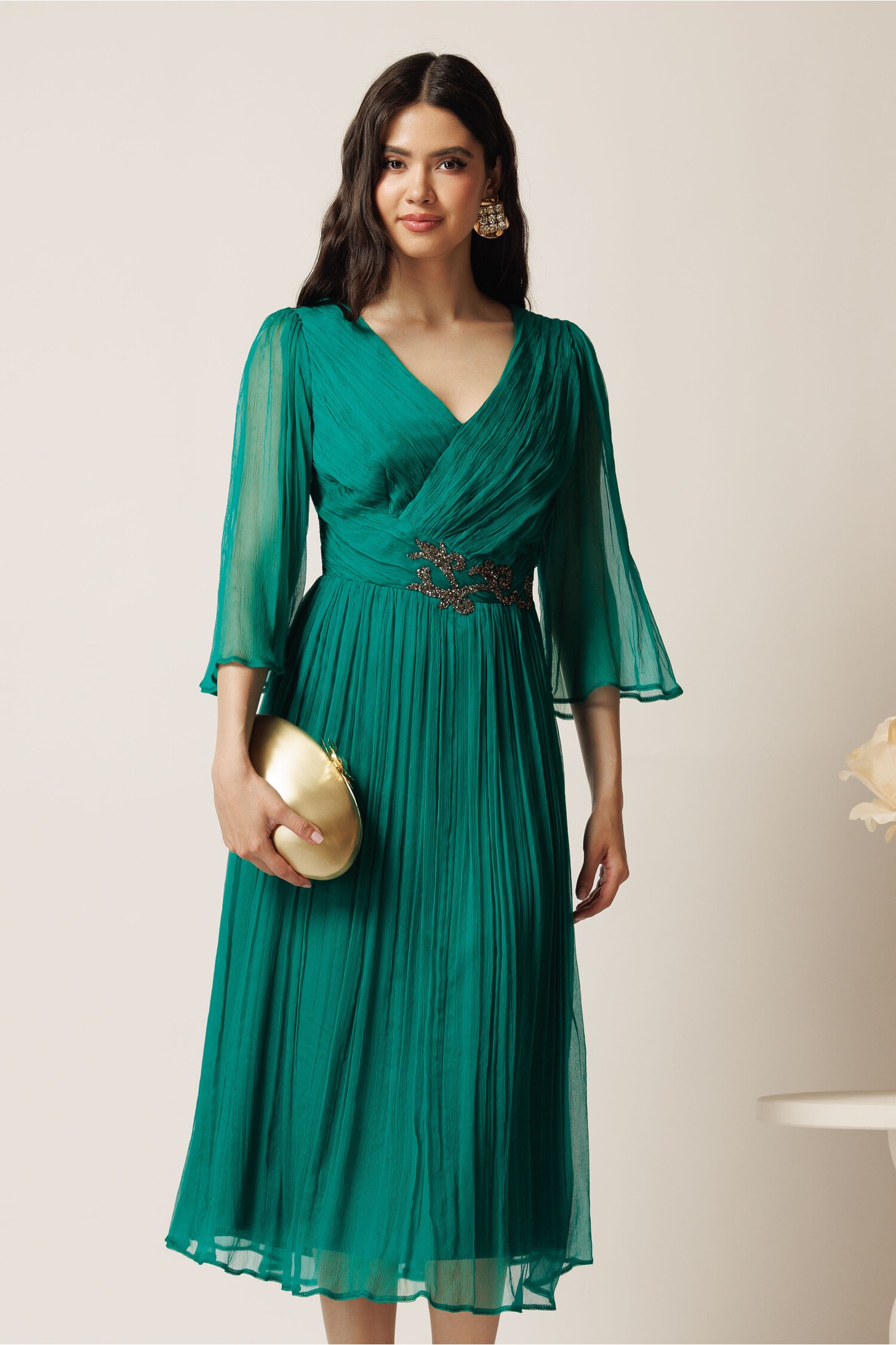 Rochie midi verde din matase naturala in clos cu strasuri in talie- Viada