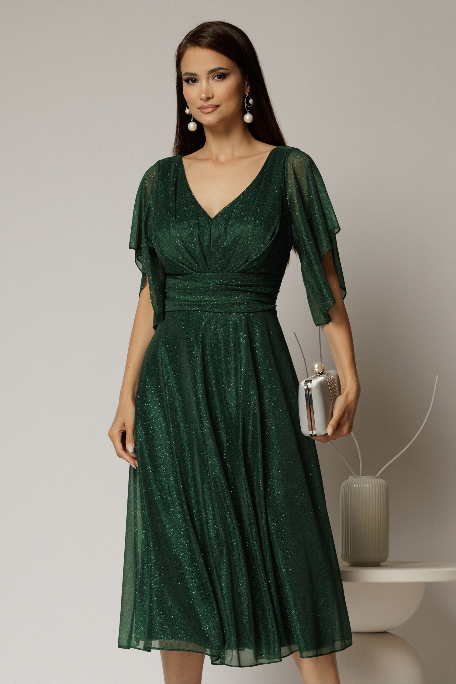 Rochie midi verde din voal cu sclipici si decolteu in V