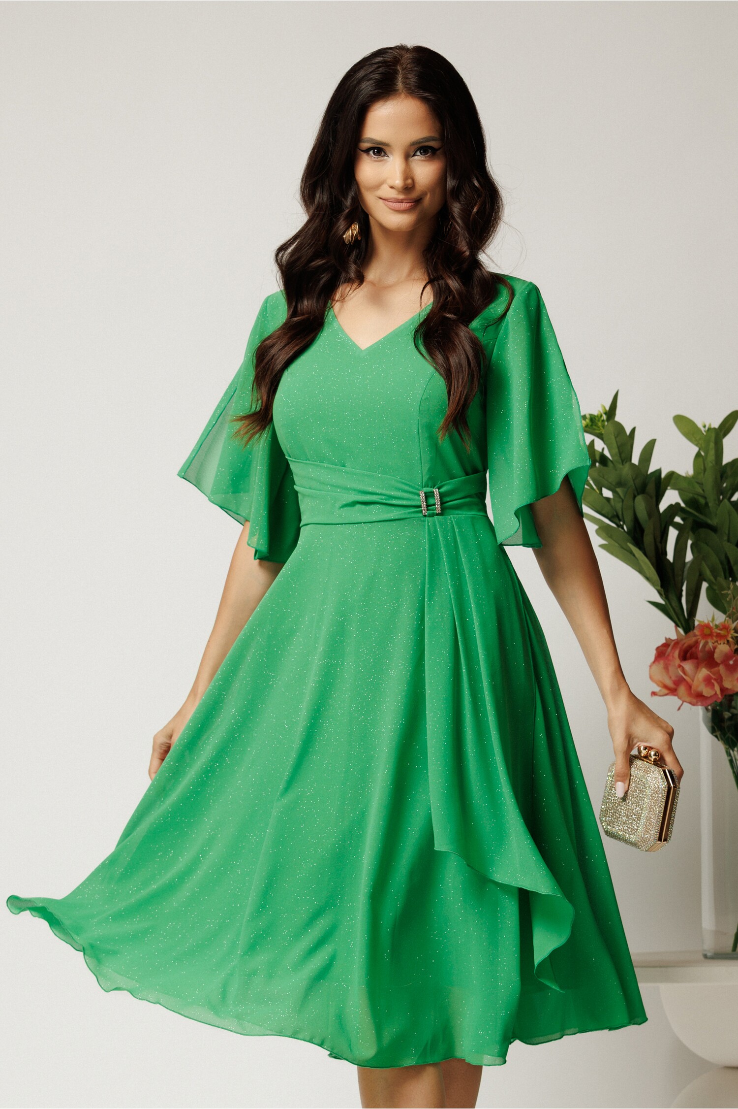 Rochie midi verde din voal in clos cu glitter si accesoriu in talie- Viada