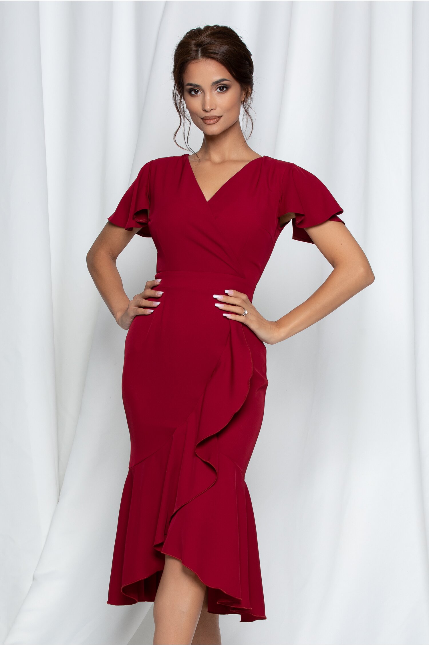 Rochie moze bordo cu volan pe fusta