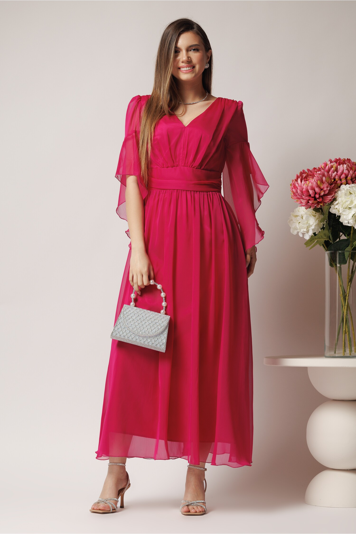 Rochie midi fucsia din voal cu decolteu