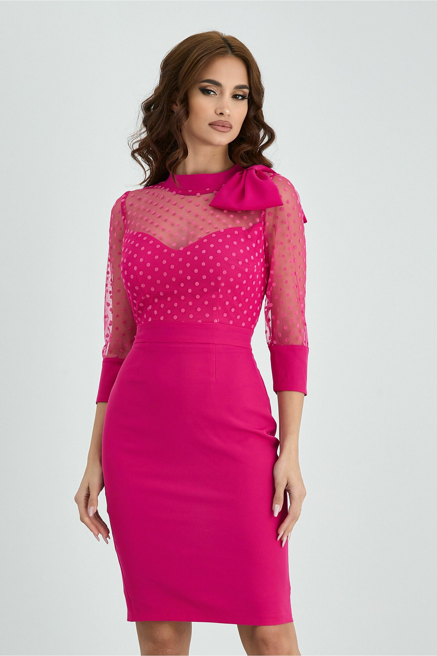 Rochie moze fucsia cu tull si buline la bust