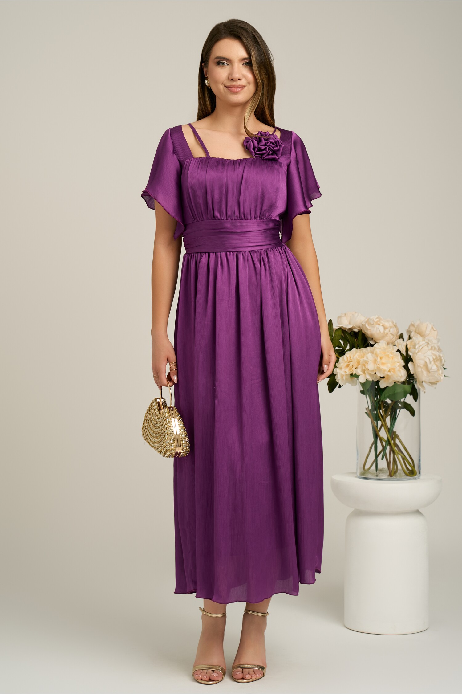 Rochie Moze lunga eleganta din voal mov cu floare la bust
