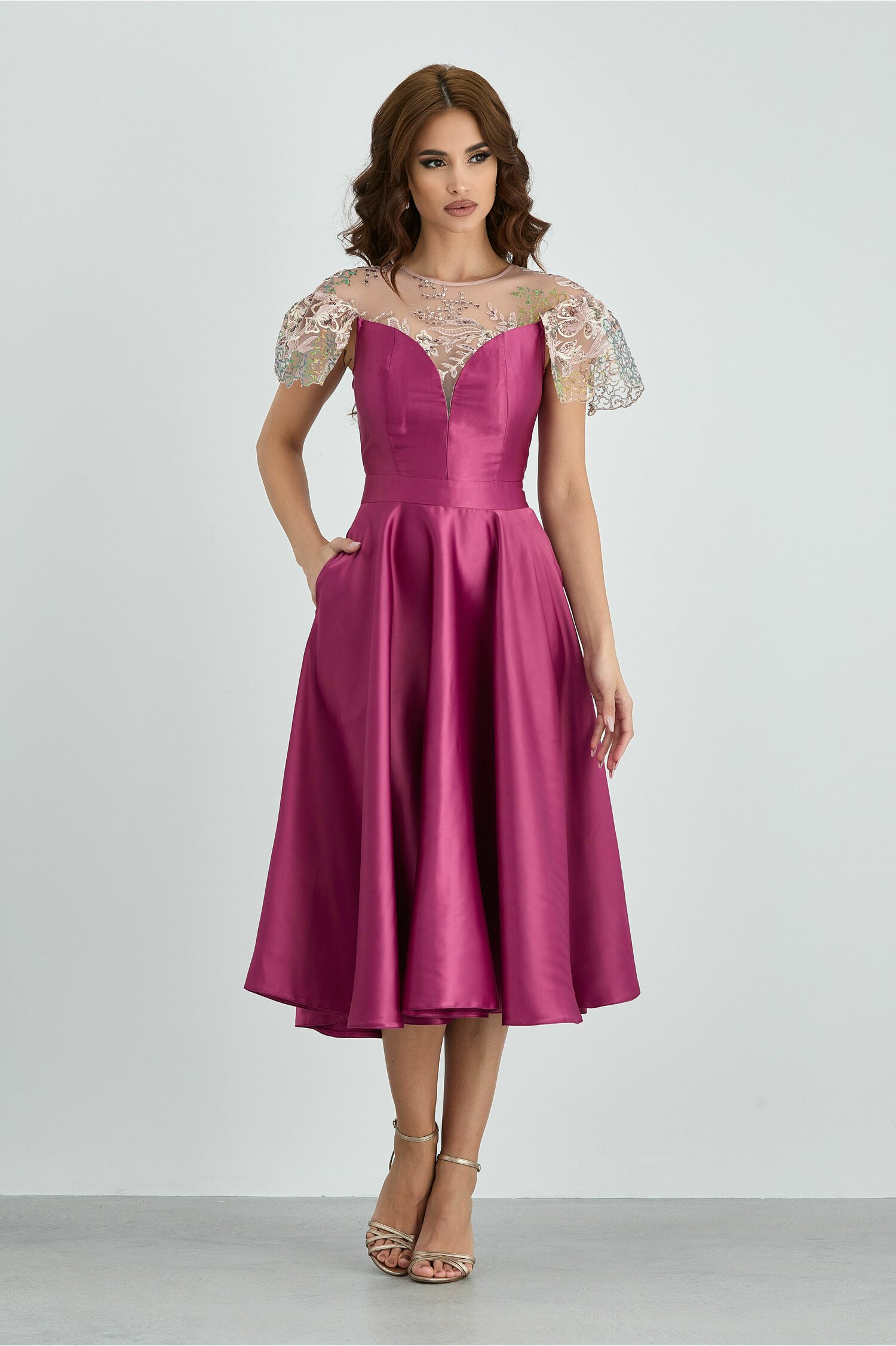Rochie moze magenta cu maneci scurte si paiete