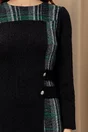 Rochie Moze neagra din tricot cu carouri verzi