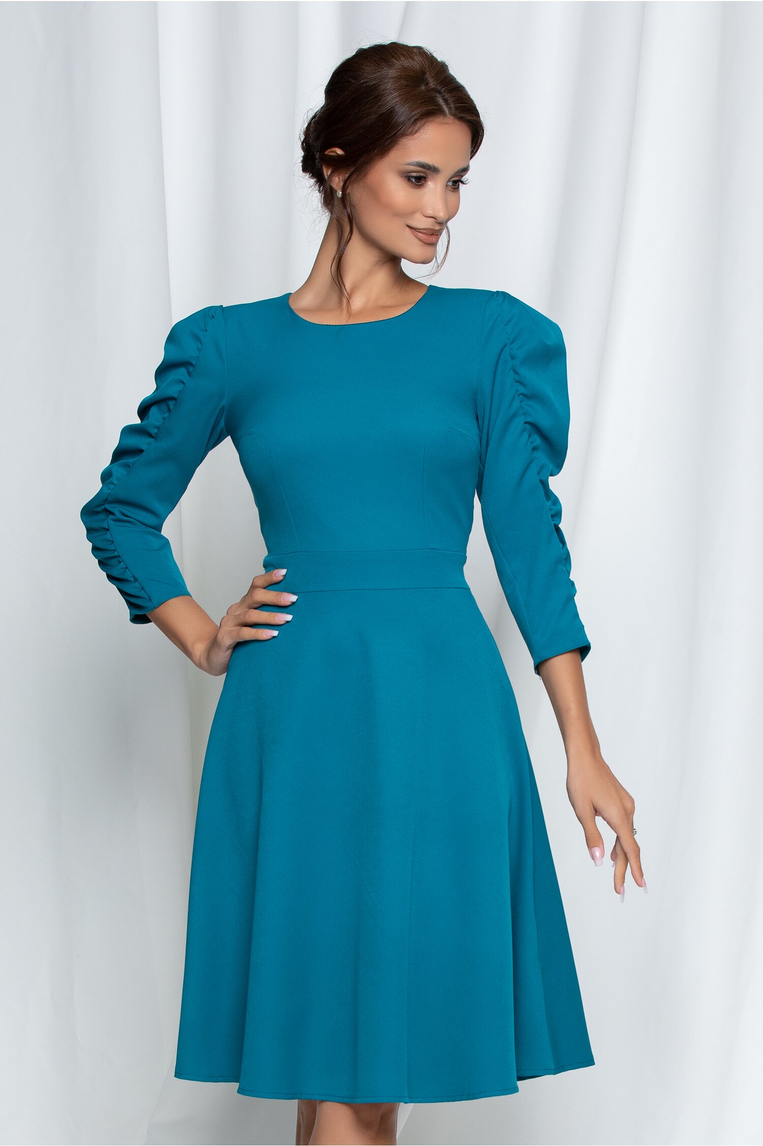 Rochie Moze turcoaz clos cu maneci trei sferturi dyfashion.ro imagine megaplaza.ro