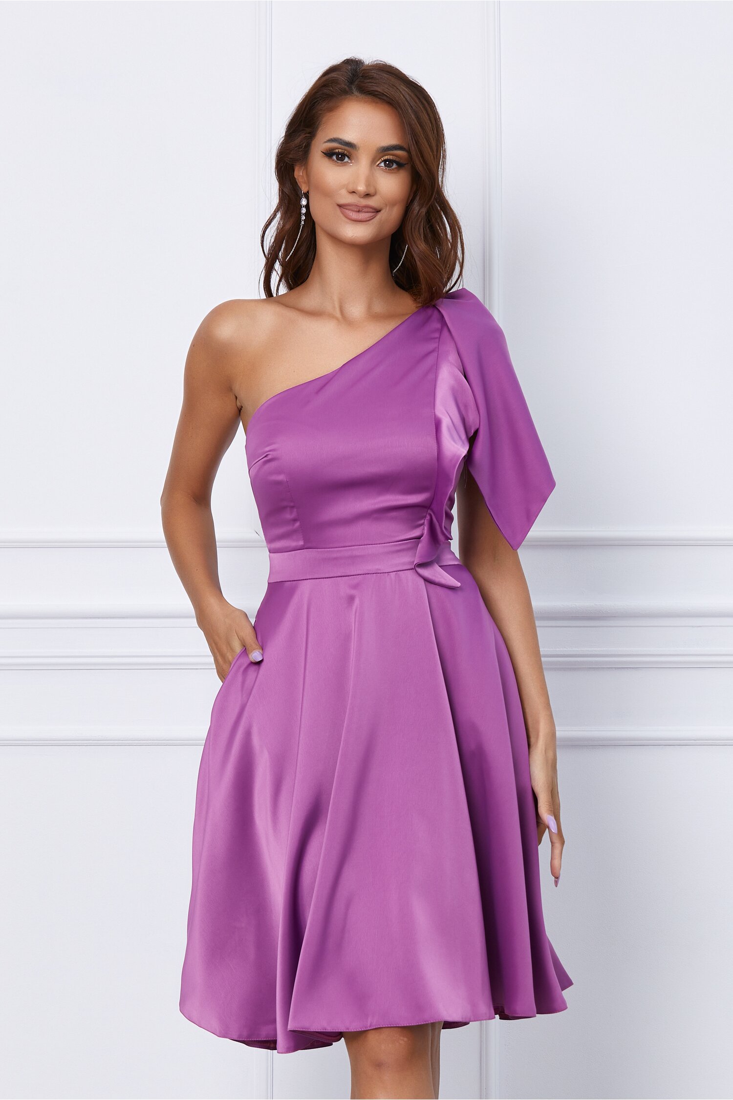 Rochie de ocazie violet cu un umar gol