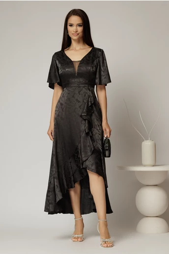 Rochie neagra lunga din satin in clos cu volan si crapatura pe fusta