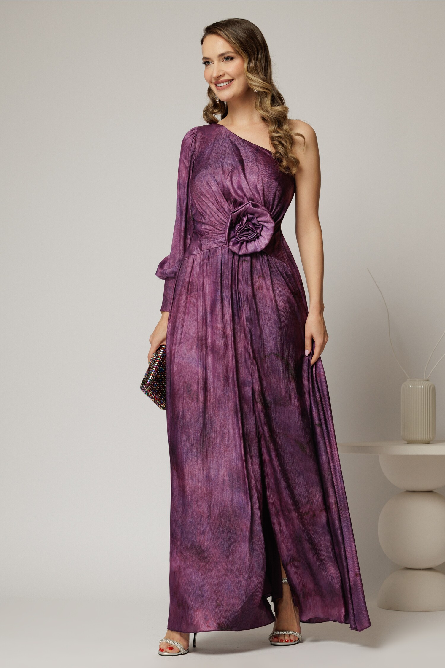 Rochie Noa lunga de ocazie mov din satin cu floare maxi pe talie