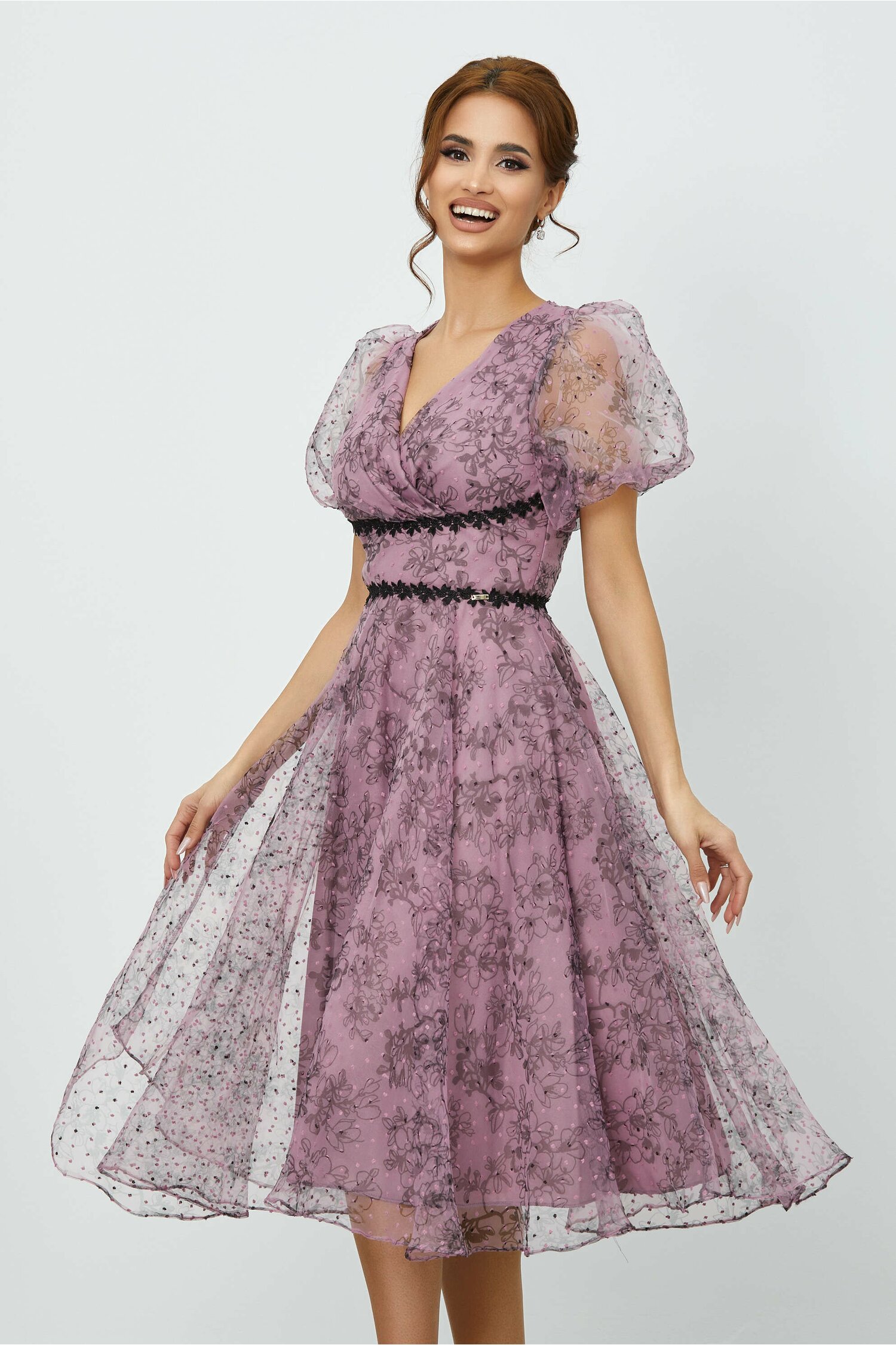Rochie oana lila cu broderie in talie