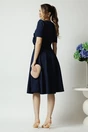 Rochie office din stofa bleumarin cu floare maxi pe talie