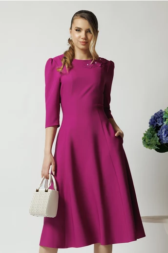 Rochie office din stofa magenta cu flori la bust