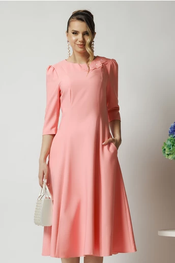 Rochie office din stofa roz cu flori la bust