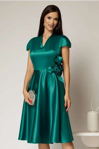 Rochie Sabrina verde din tafta cu accesoriu floral textil si decolteu in V