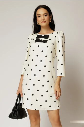 Rochie scurta alba cu buline cu croi drept si funde pe bust