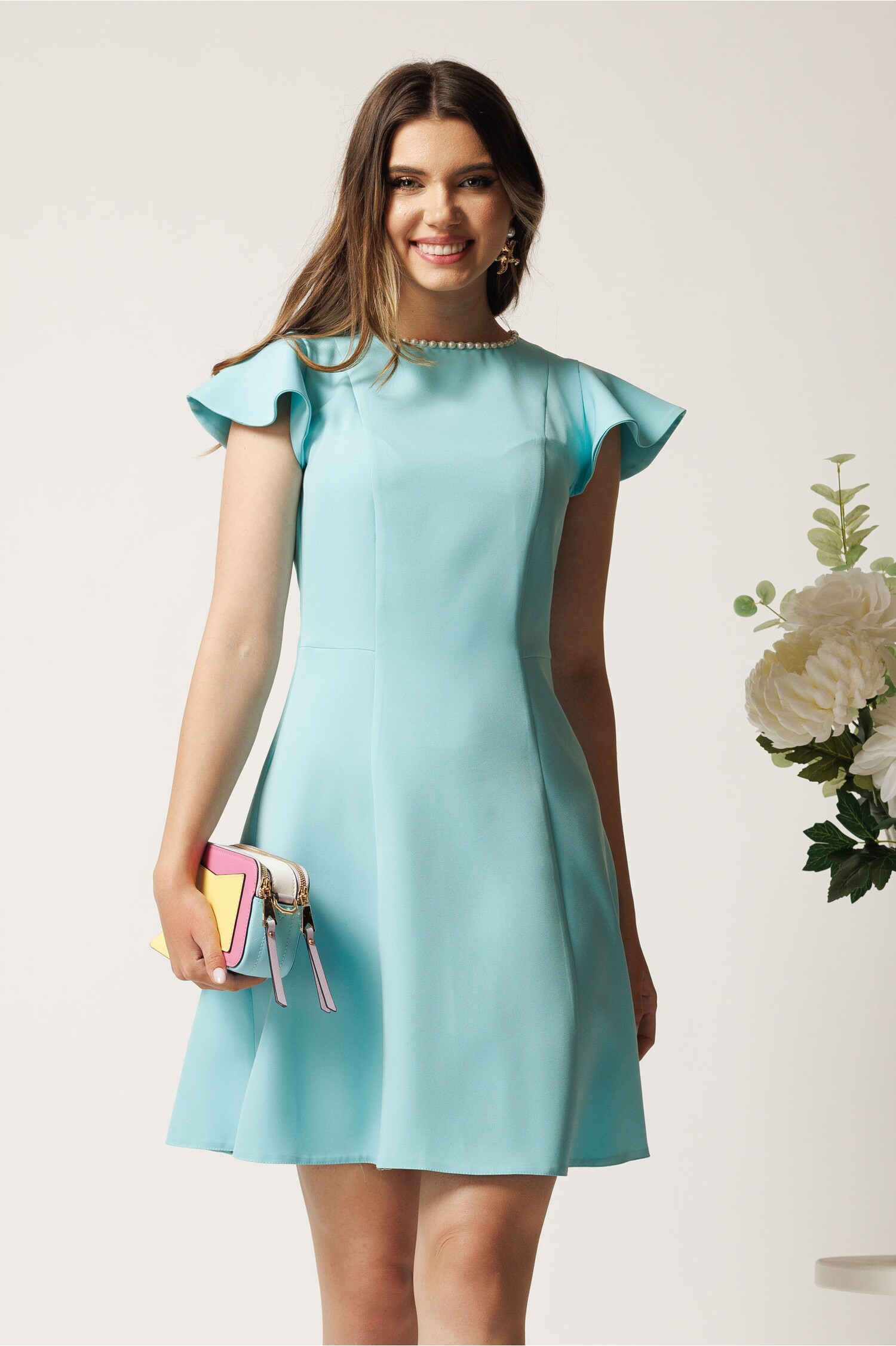 Rochie scurta bleu din stofa in clos cu perlute la decolteu- Moze